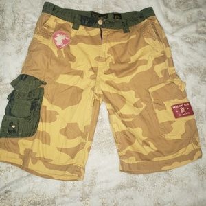 Men Akoo shorts